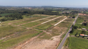 Foto 02 - Loteamento Fernandes, o Loteamento Fernandes, está sendo cuidadosamente planejado para criar um ambiente de qualidade de vida e harmonia, com uma área generosa de 103.298,46m² e 163 lotes